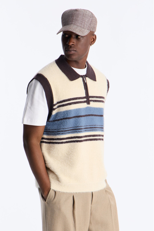 Пухнастий жилет-светр 