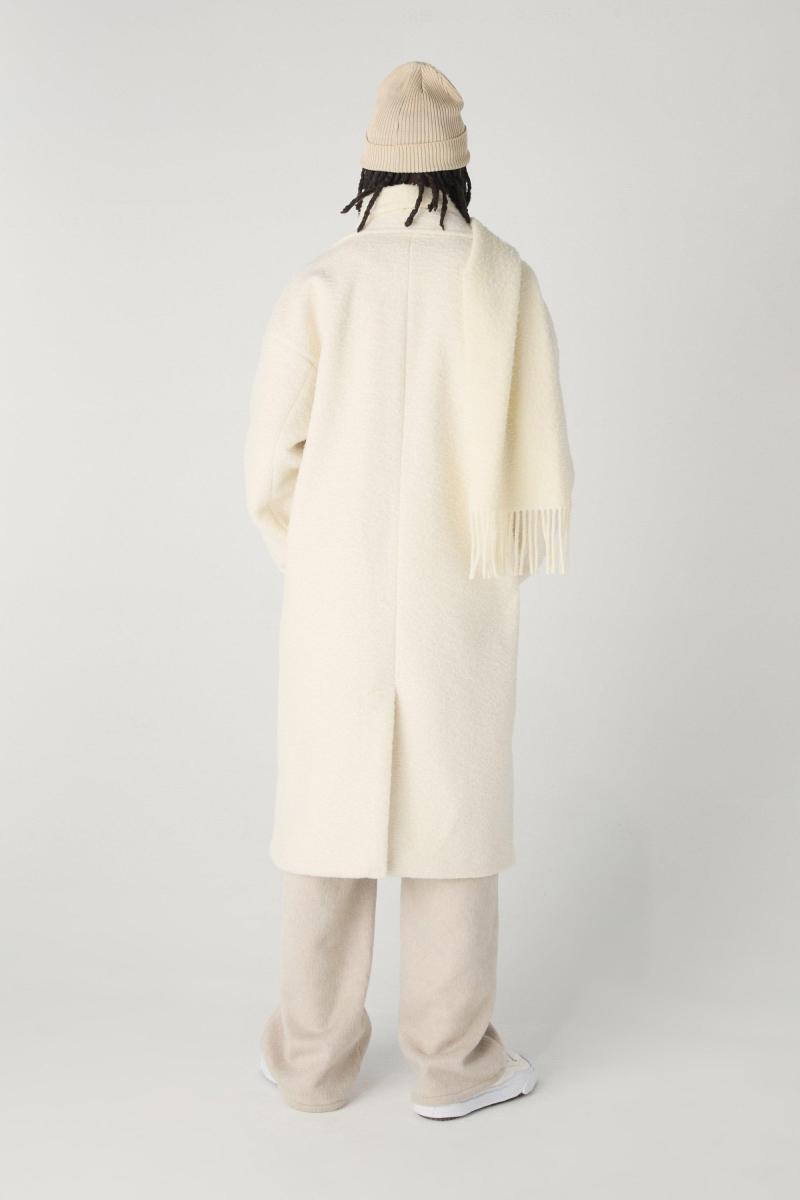 Велике довге пальто з букле кольору екрю