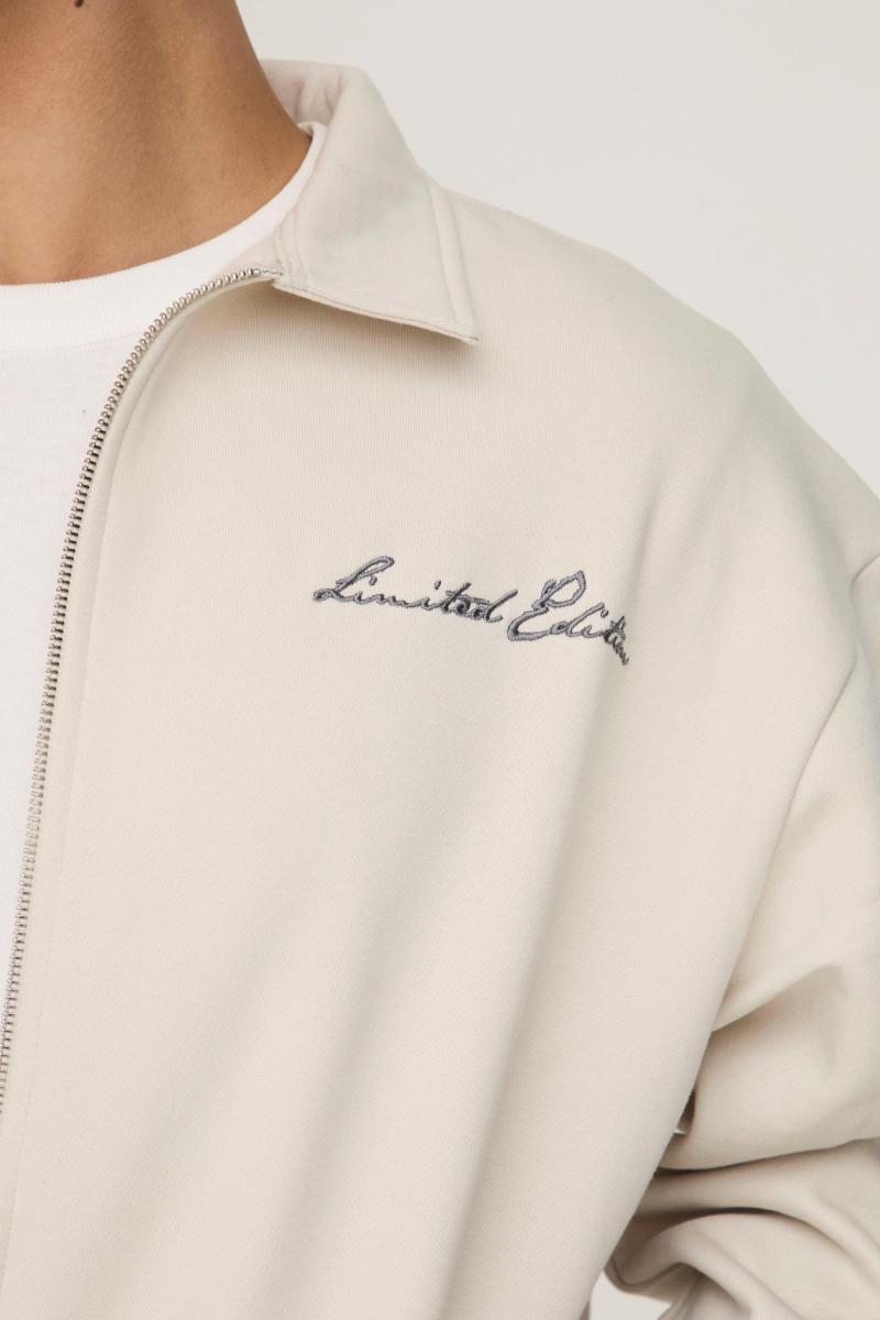 Великий бомбер з персиковим флоковим принтом і черепом