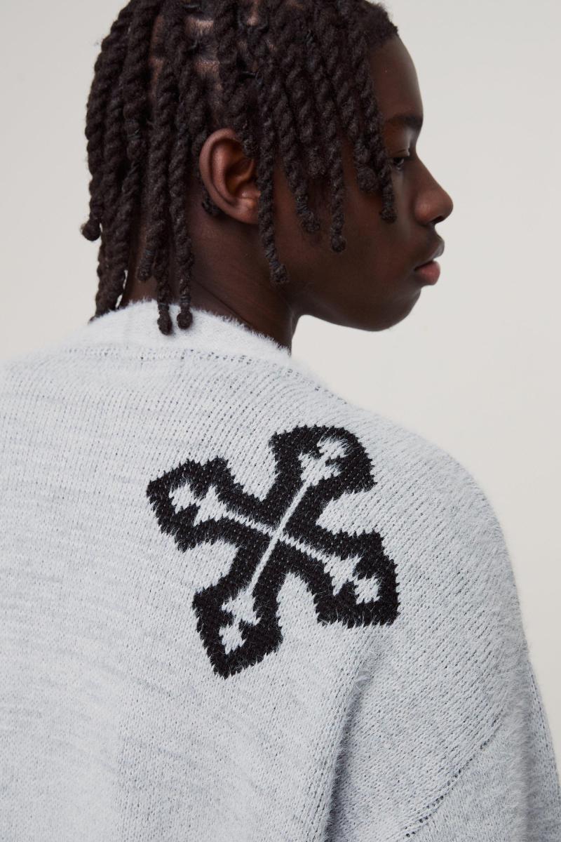 Пухнастий в'язаний кардиган з хрестами